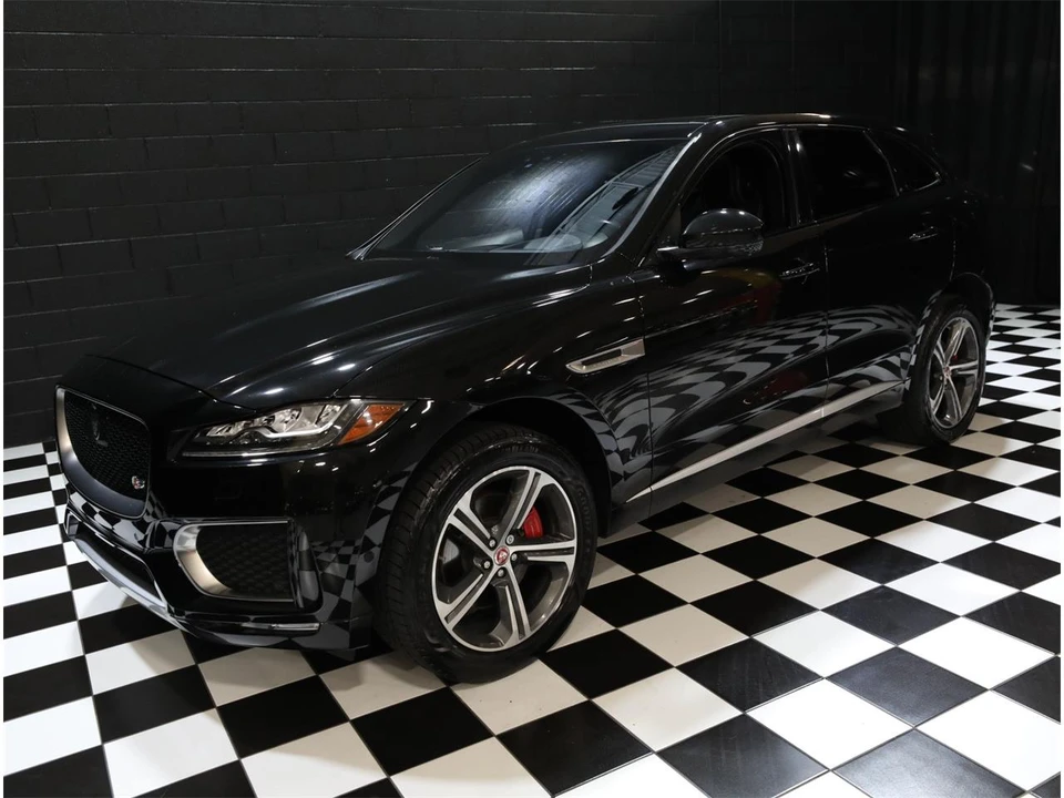 2017 Jaguar F-Pace - Image 8 of 31