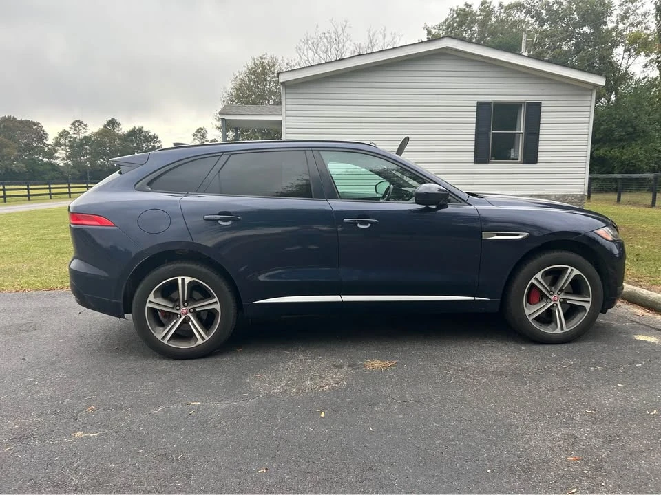 2017 Jaguar F-Pace - Image 2 of 11