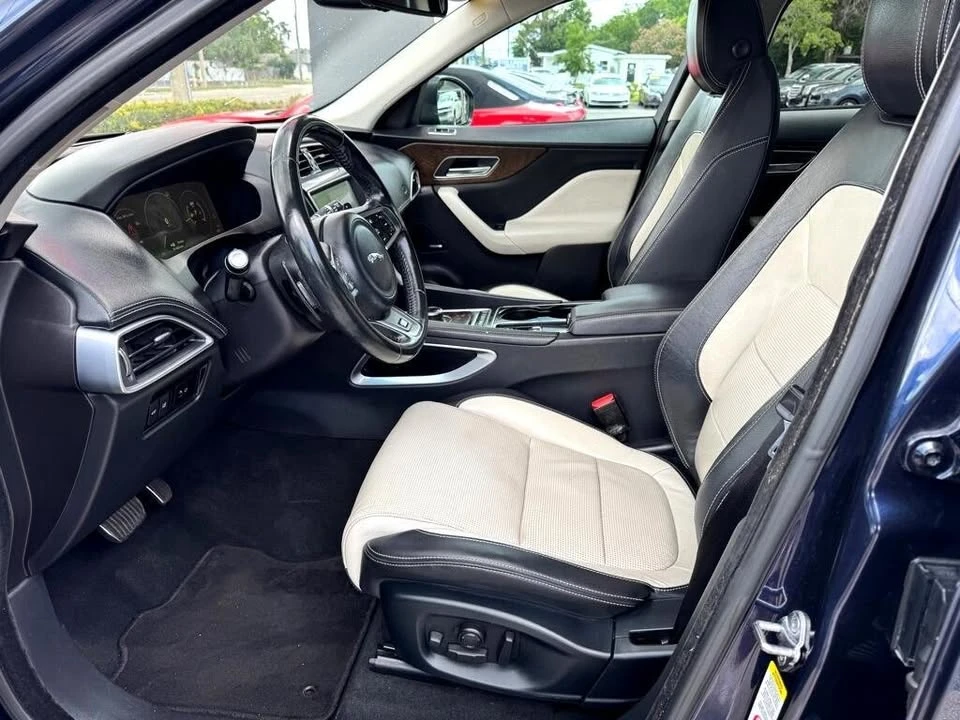2017 Jaguar F-Pace - Image 7 of 14