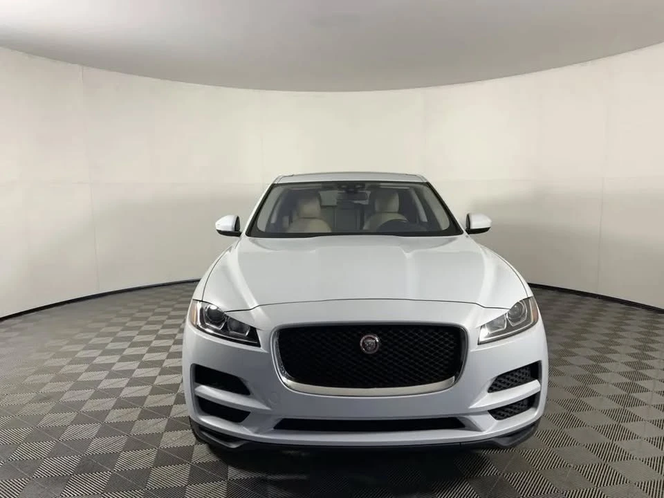 2017 Jaguar F-Pace - Image 4 of 19