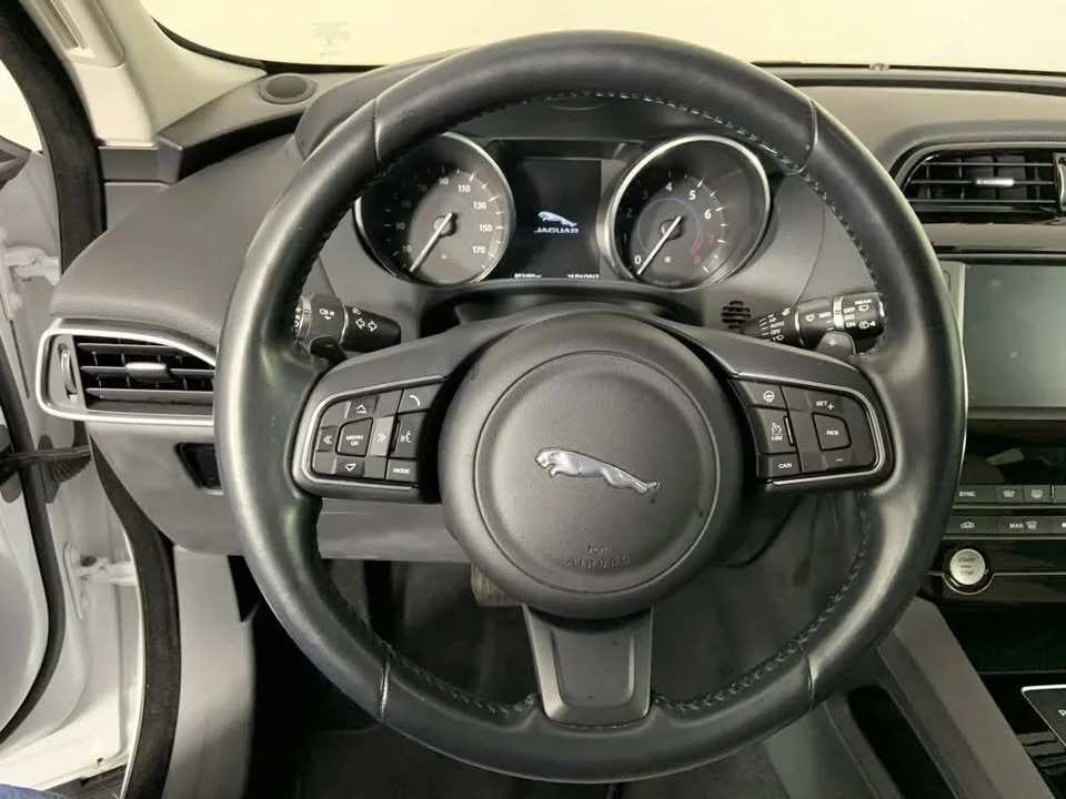 2017 Jaguar F-Pace - Image 8 of 19