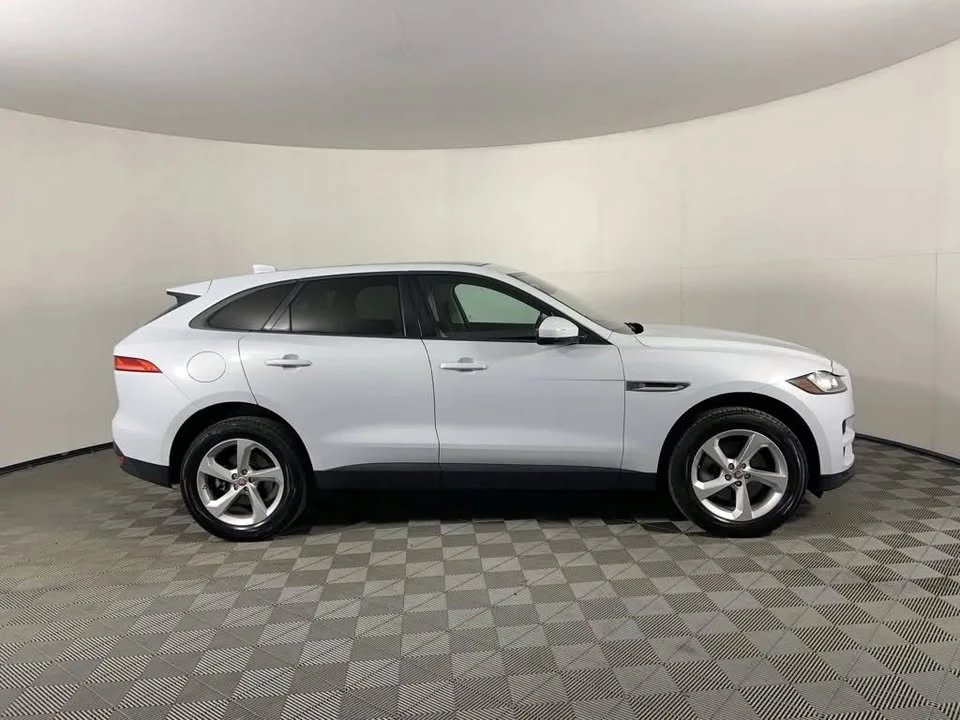 2017 Jaguar F-Pace - Image 2 of 20