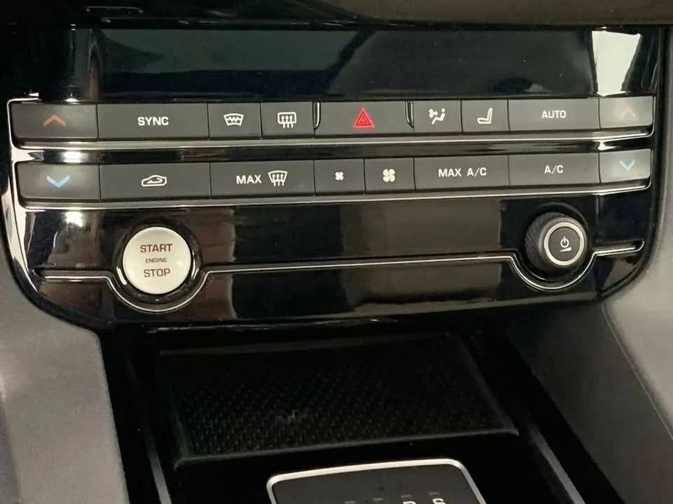2017 Jaguar F-Pace - Image 12 of 19