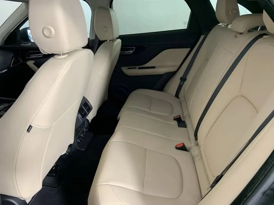 2017 Jaguar F-Pace - Image 16 of 19