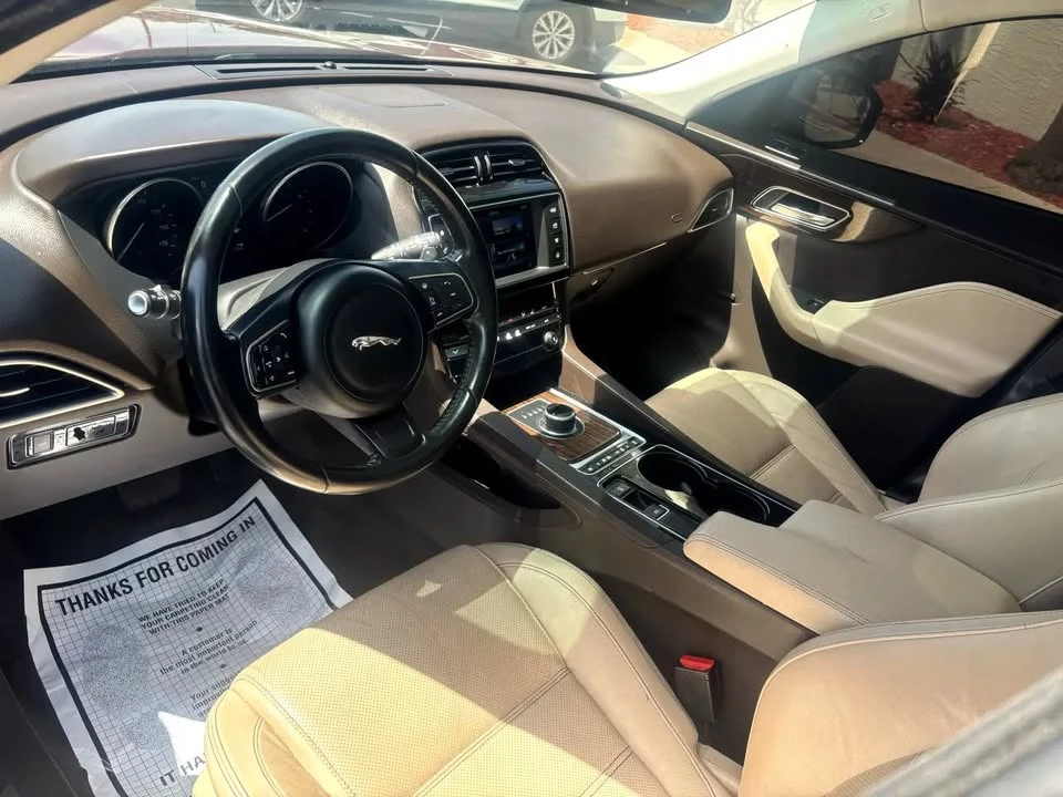 2017 Jaguar F-Pace - Image 7 of 12