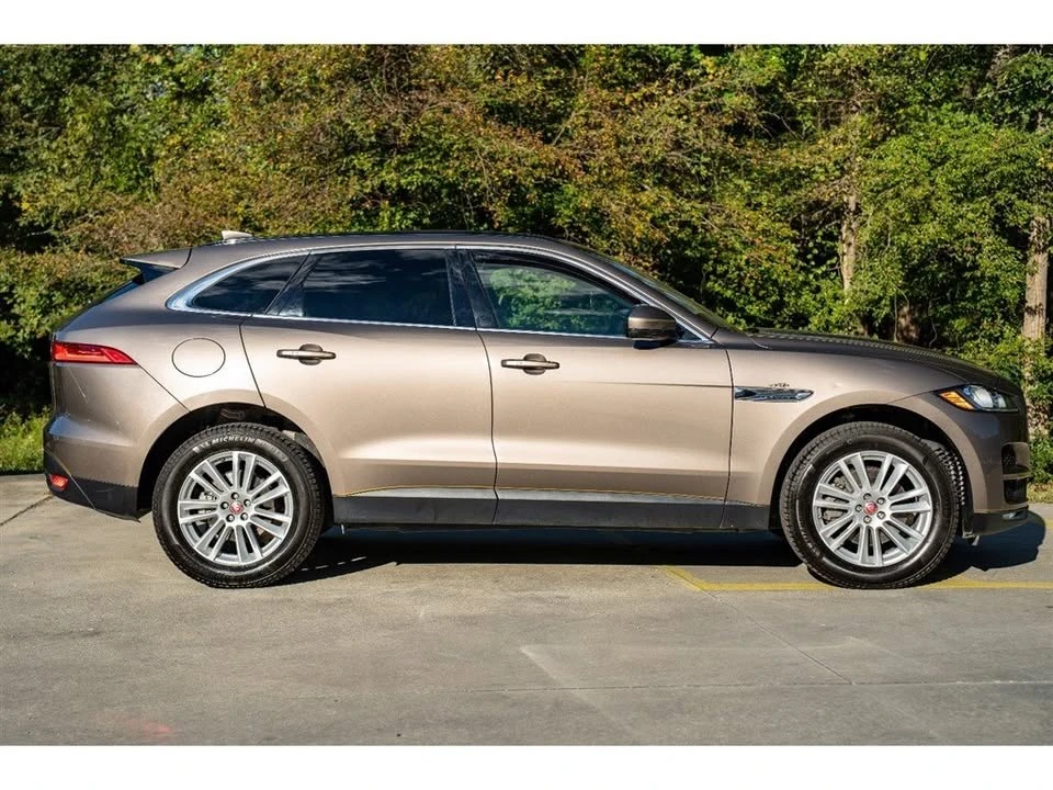 2017 Jaguar F-Pace - Image 3 of 20
