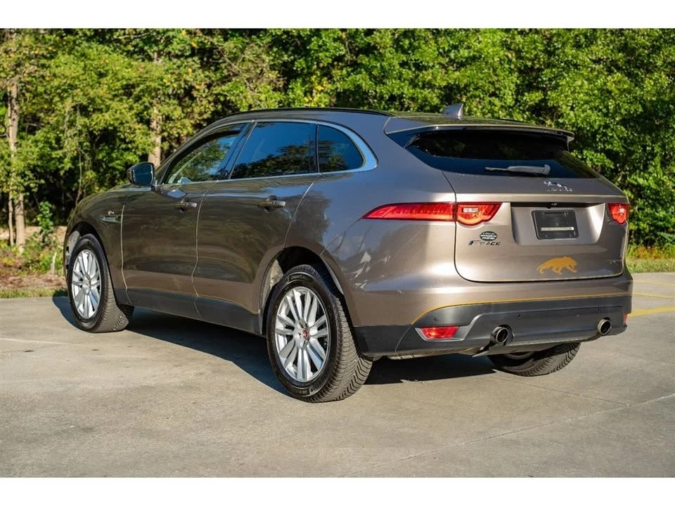 2017 Jaguar F-Pace - Image 9 of 20