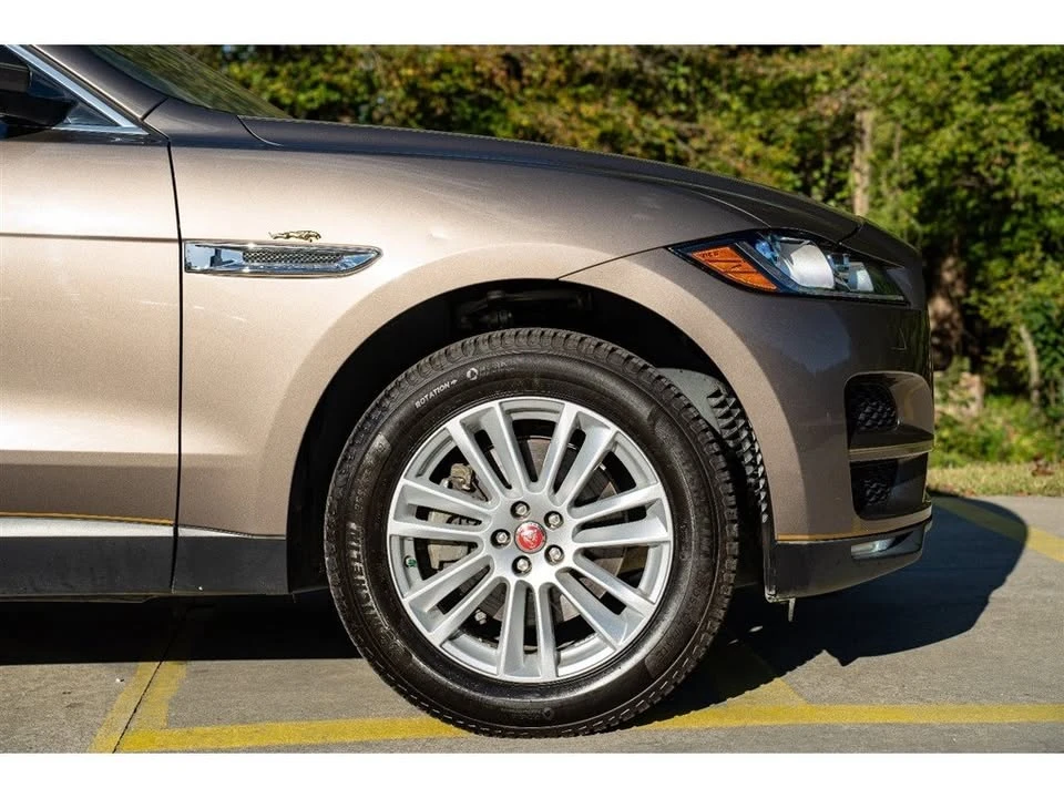 2017 Jaguar F-Pace - Image 6 of 20