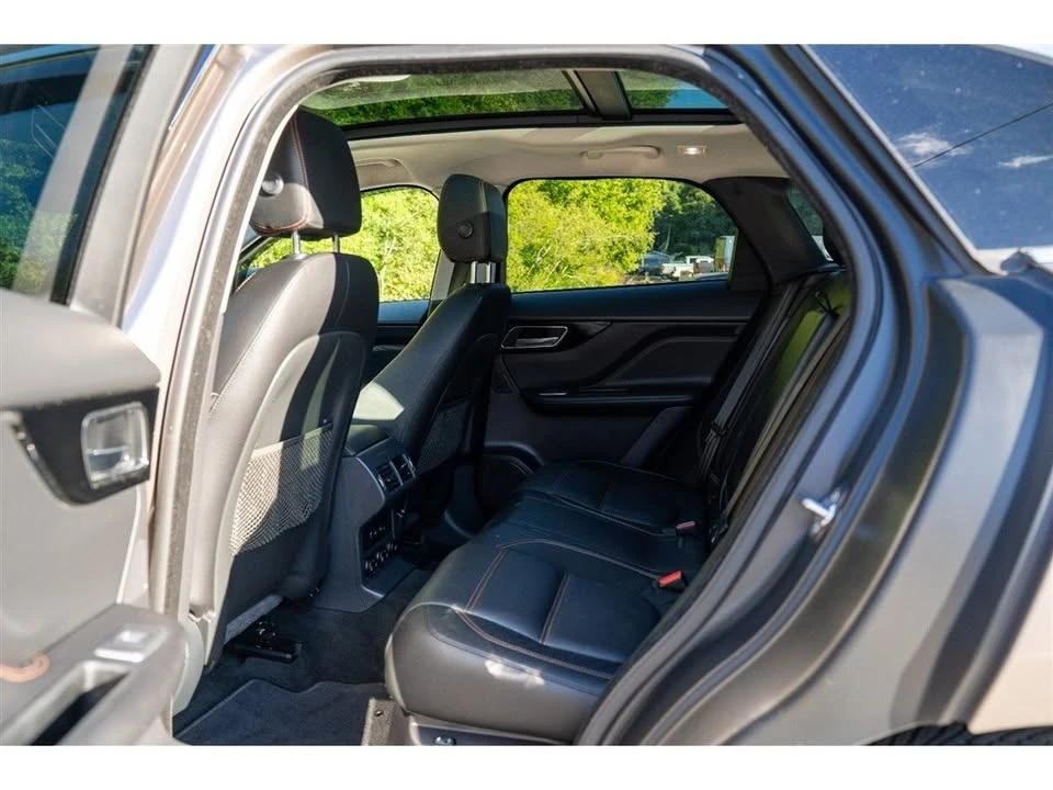 2017 Jaguar F-Pace - Image 18 of 20