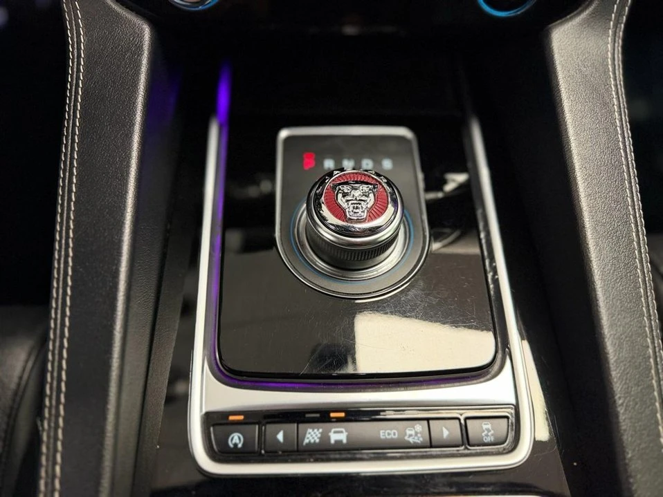 2017 Jaguar F-Pace - Image 19 of 20