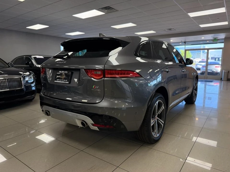 2017 Jaguar F-Pace - Image 9 of 20