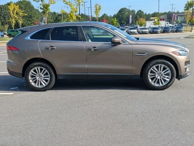 2017 Jaguar F-Pace - Image 2 of 15