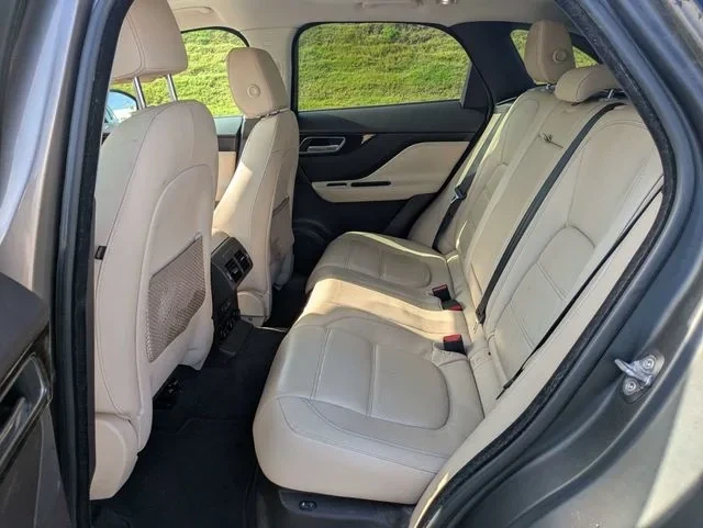 2017 Jaguar F-Pace - Image 5 of 15