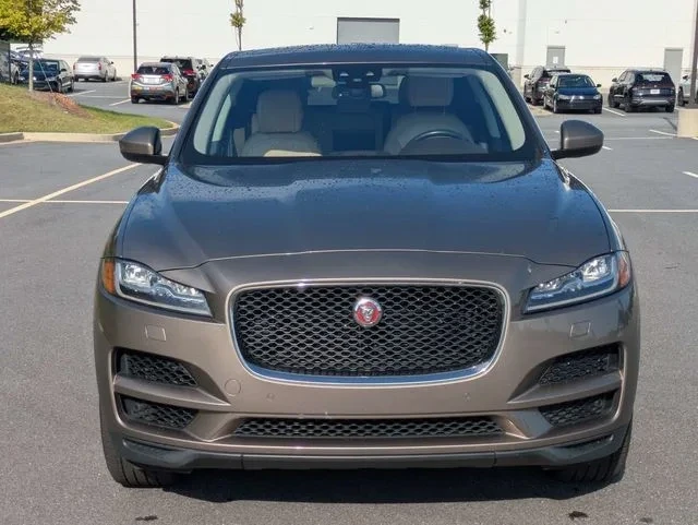 2017 Jaguar F-Pace - Image 9 of 15