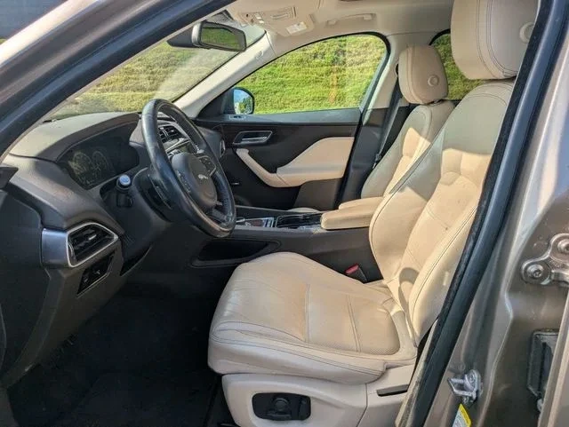 2017 Jaguar F-Pace - Image 10 of 15