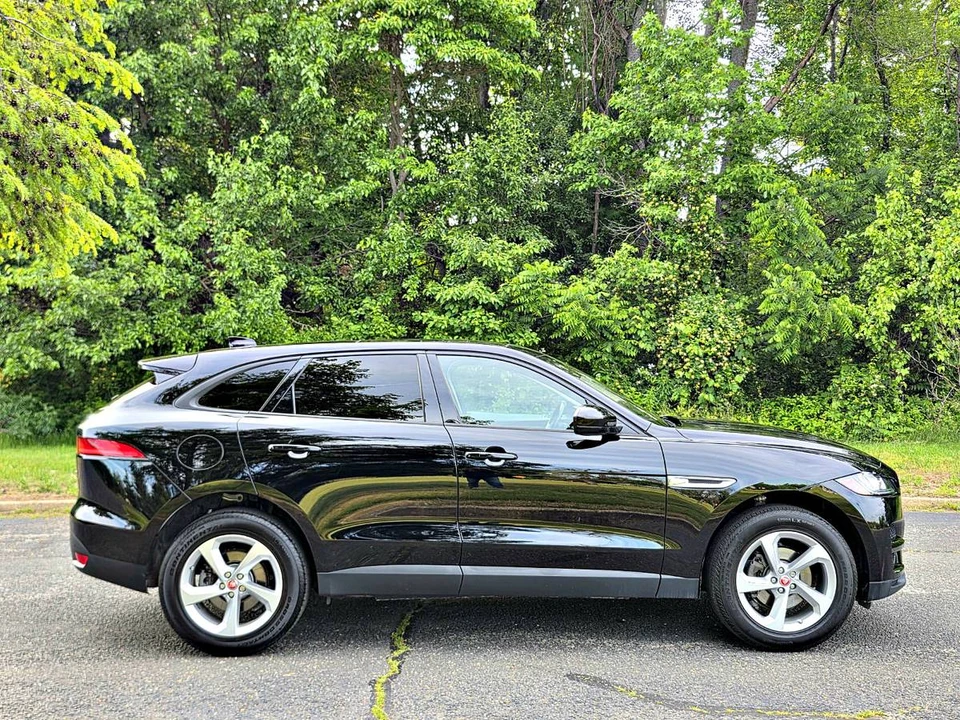 2017 Jaguar F-Pace - Image 8 of 22