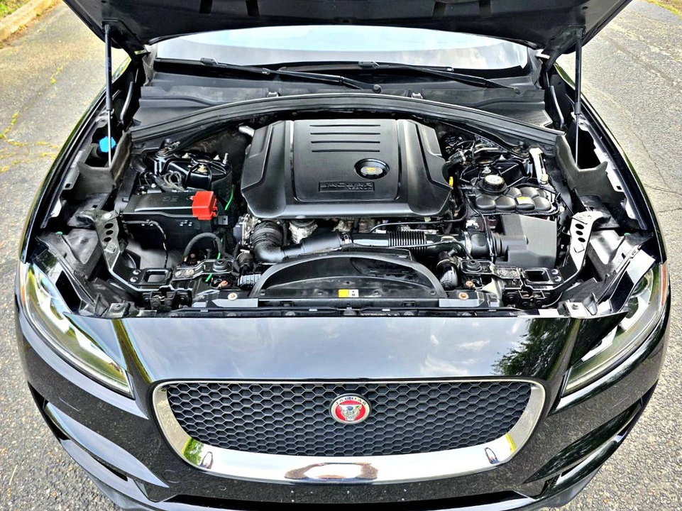 2017 Jaguar F-Pace - Image 20 of 22