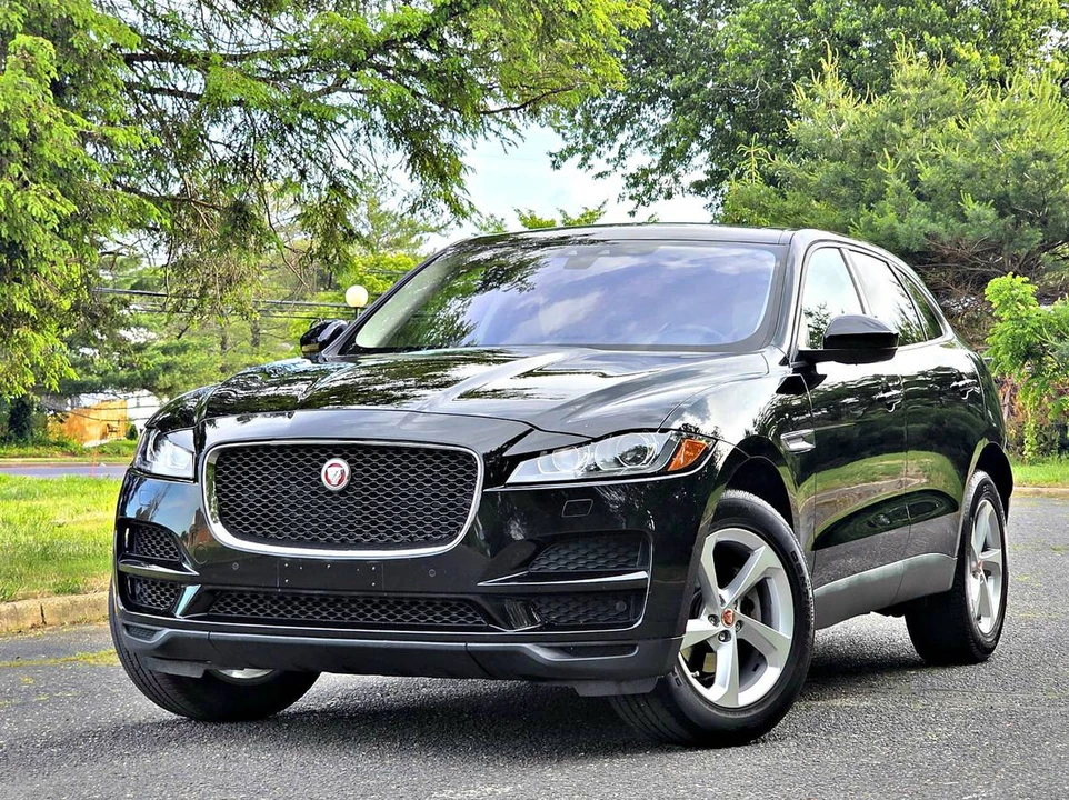 2017 Jaguar F-Pace - Image 2 of 22