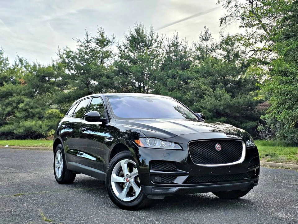 2017 Jaguar F-Pace - Image 6 of 22