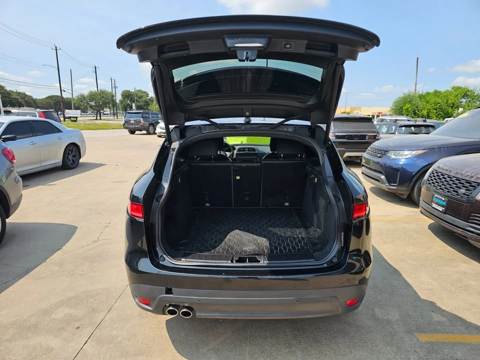 2017 Jaguar F-Pace - Image 8 of 18