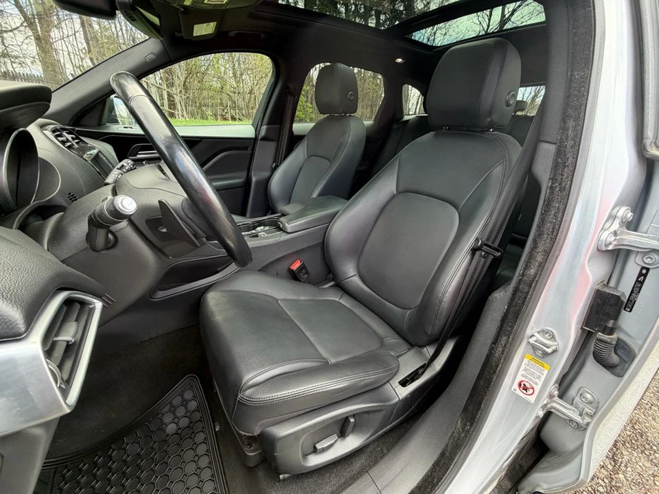 2017 Jaguar F-Pace - Image 19 of 21