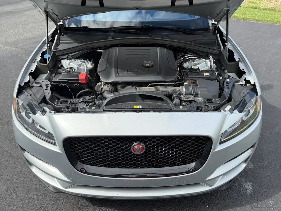 2017 Jaguar F-Pace - Image 11 of 21