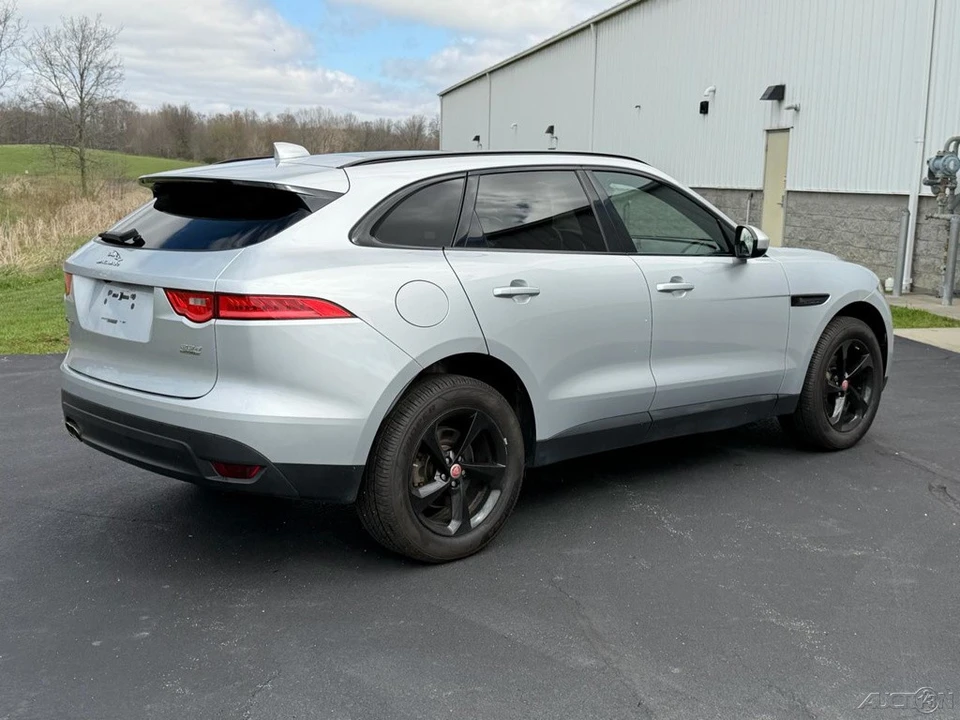 2017 Jaguar F-Pace - Image 5 of 21