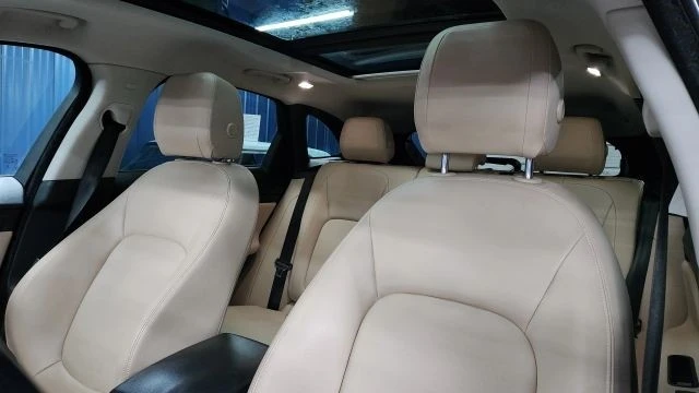 2017 Jaguar F-Pace - Image 9 of 12