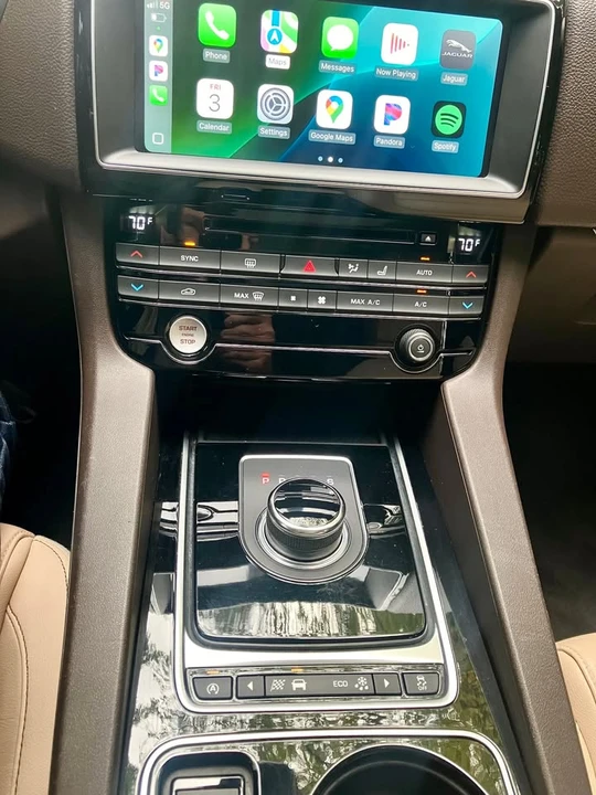 2017 Jaguar F-Pace - Image 11 of 20