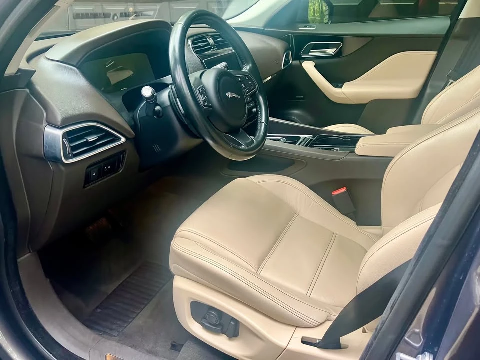 2017 Jaguar F-Pace - Image 8 of 20