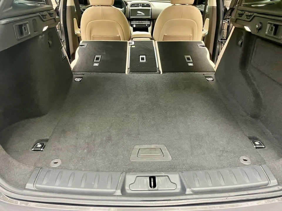 2017 Jaguar F-Pace - Image 18 of 20