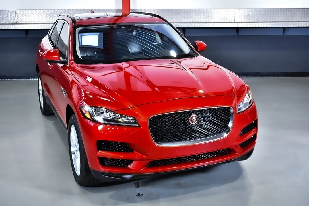 2017 Jaguar F-Pace - Image 3 of 31