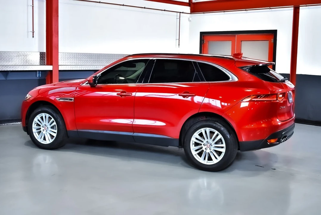 2017 Jaguar F-Pace - Image 21 of 31