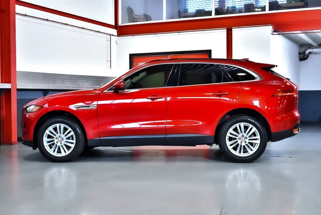 2017 Jaguar F-Pace - Image 24 of 31
