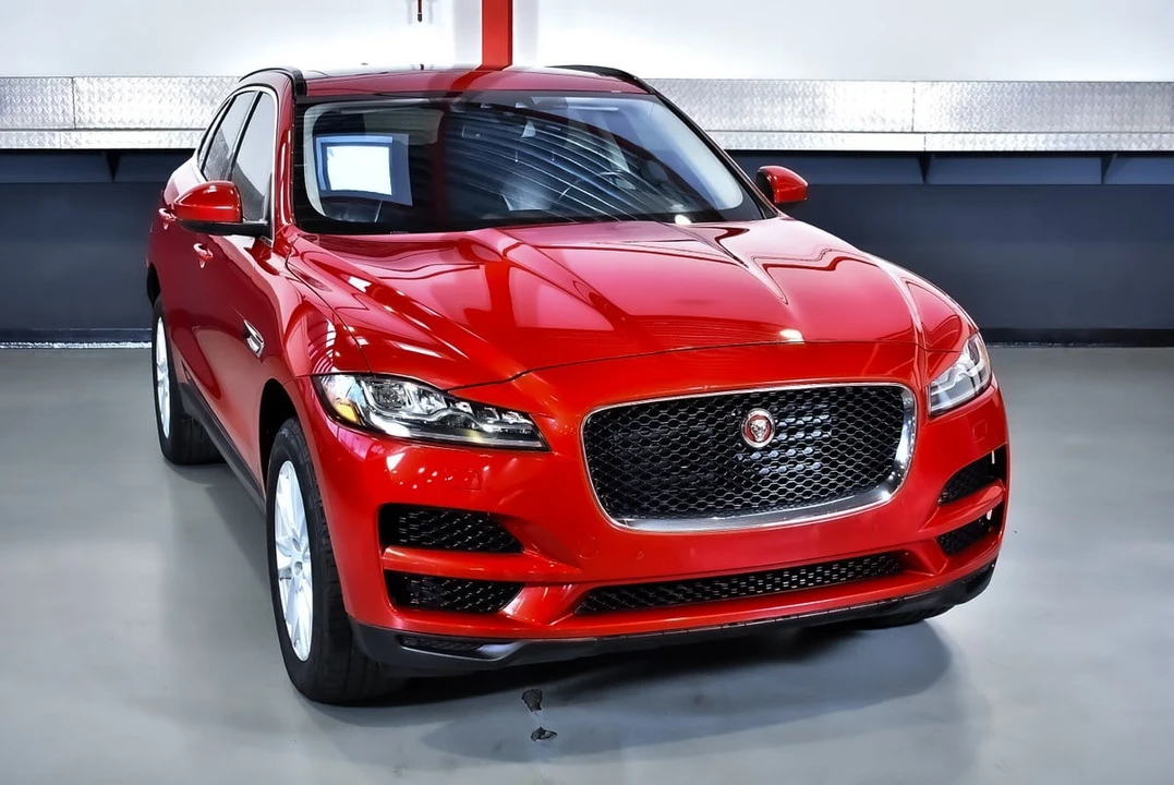 2017 Jaguar F-Pace - Image 4 of 31