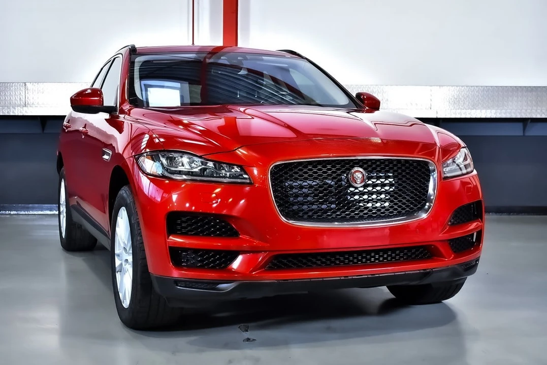 2017 Jaguar F-Pace - Image 5 of 31