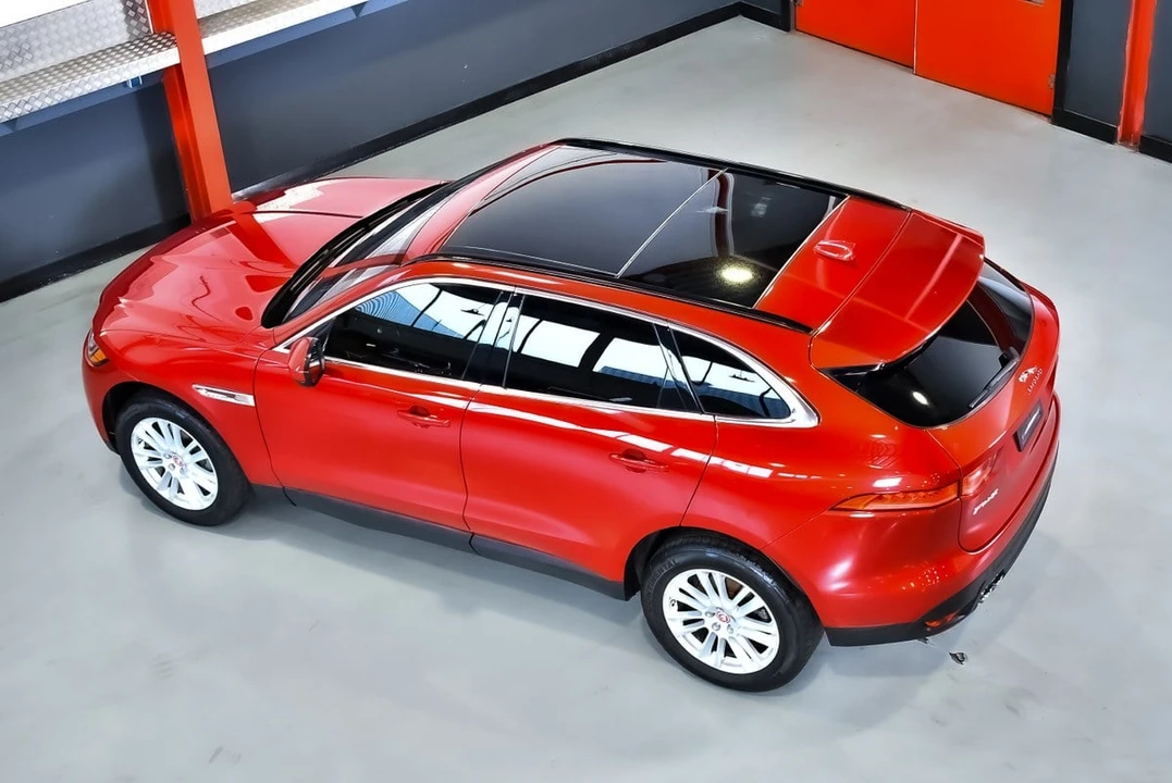 2017 Jaguar F-Pace - Image 26 of 31
