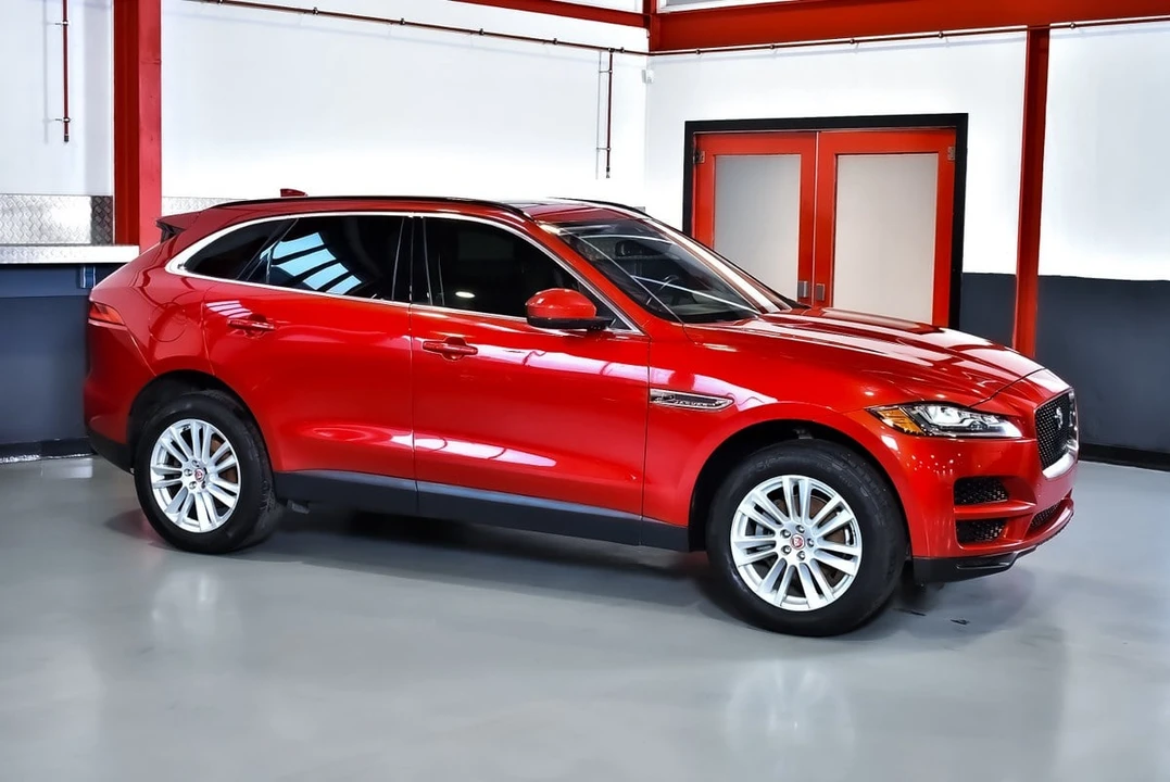 2017 Jaguar F-Pace - Image 8 of 31