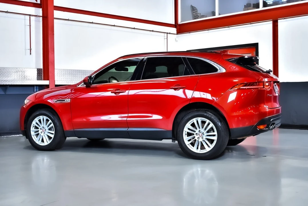 2017 Jaguar F-Pace - Image 22 of 31