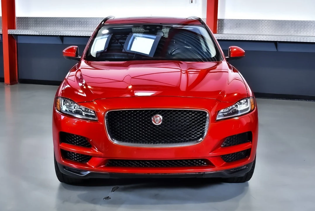 2017 Jaguar F-Pace - Image 2 of 31