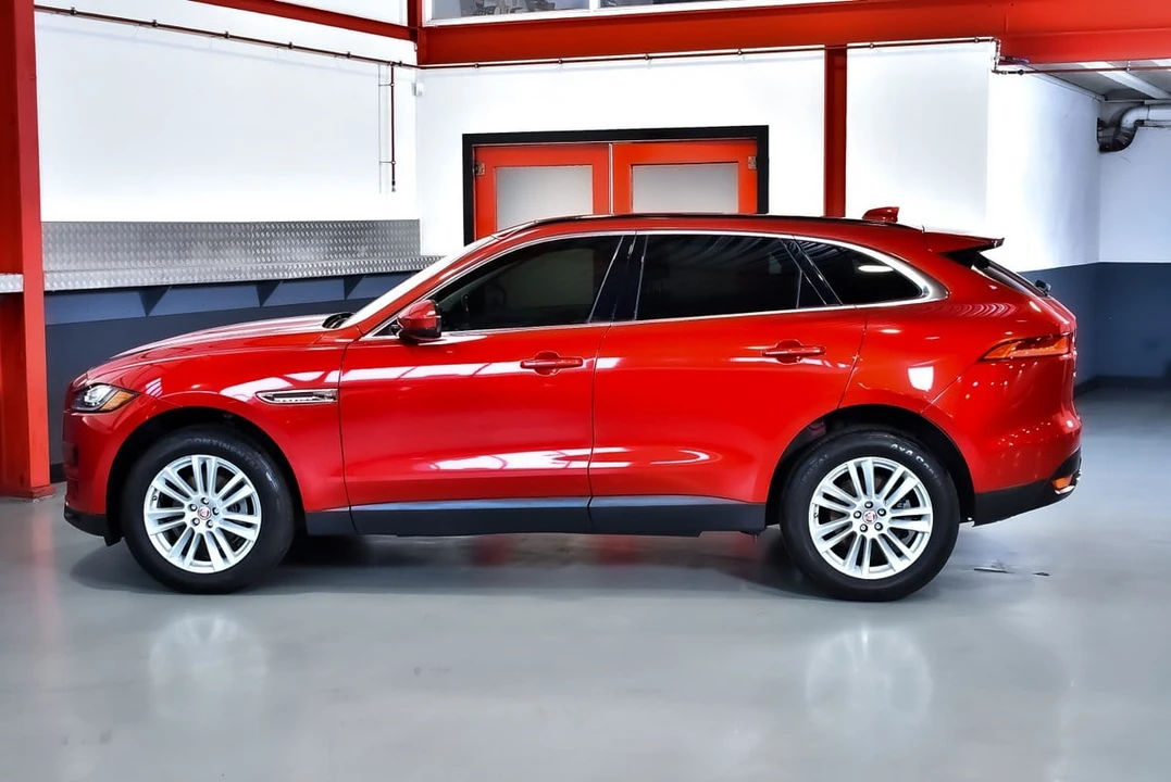 2017 Jaguar F-Pace - Image 23 of 31