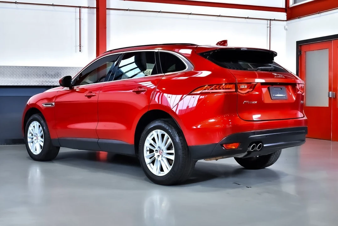 2017 Jaguar F-Pace - Image 20 of 31
