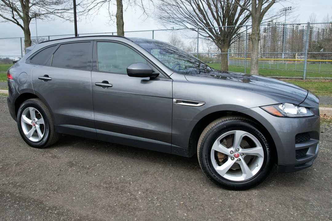2017 Jaguar F-Pace - Image 3 of 16