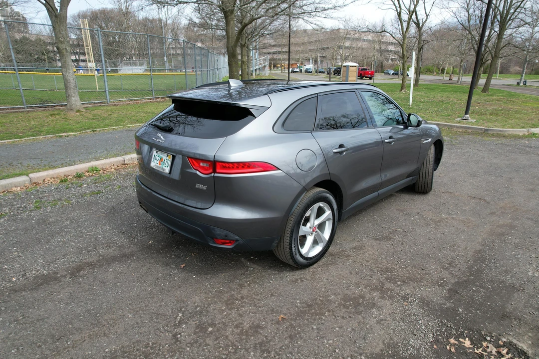 2017 Jaguar F-Pace - Image 13 of 16