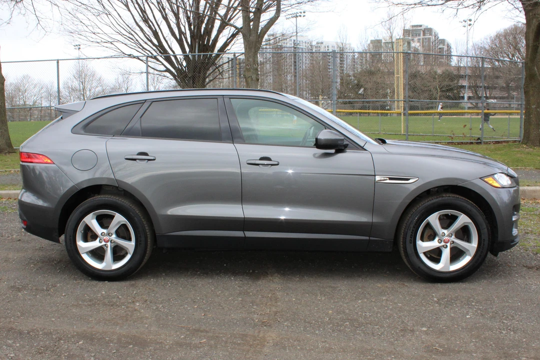 2017 Jaguar F-Pace - Image 15 of 16