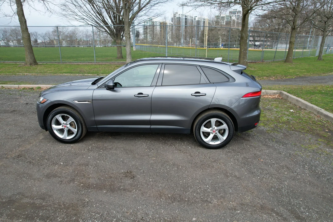 2017 Jaguar F-Pace - Image 9 of 16
