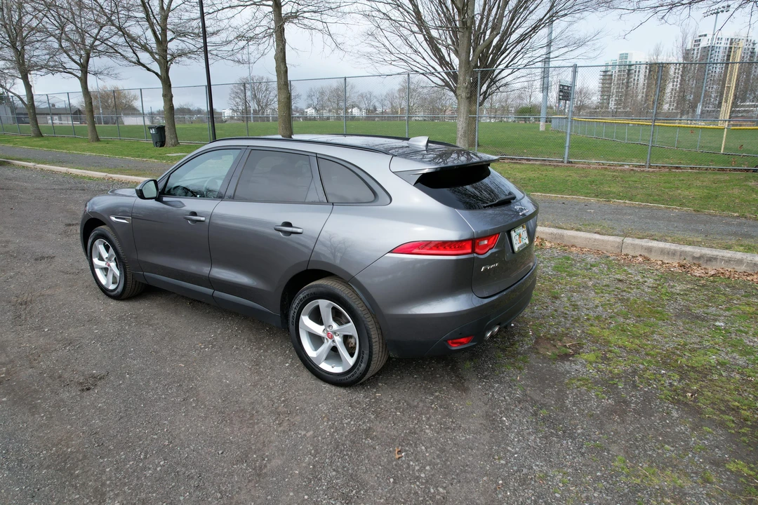 2017 Jaguar F-Pace - Image 11 of 16