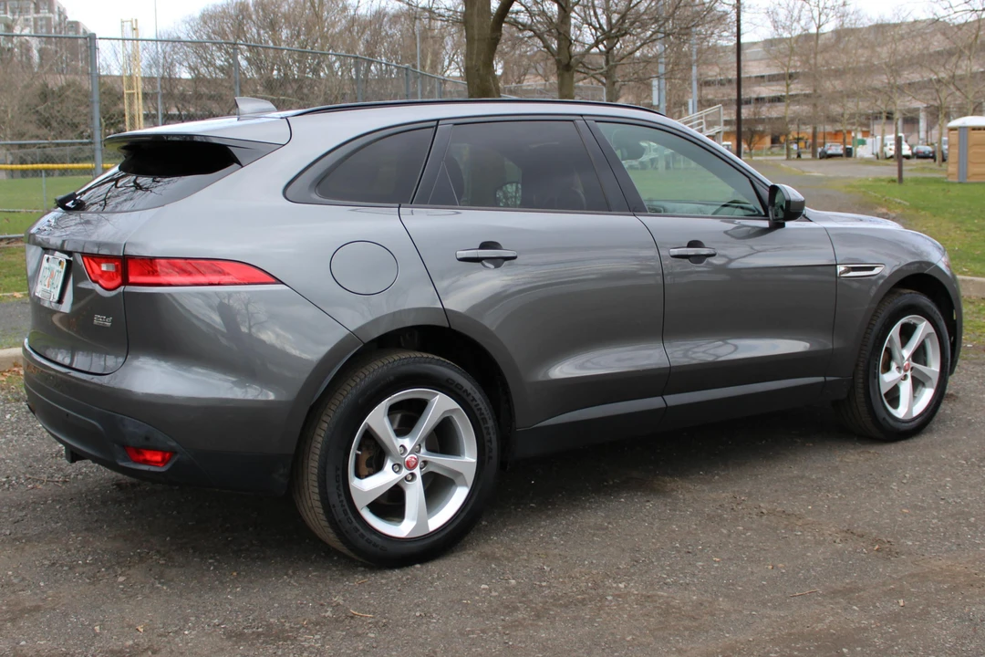 2017 Jaguar F-Pace - Image 4 of 16
