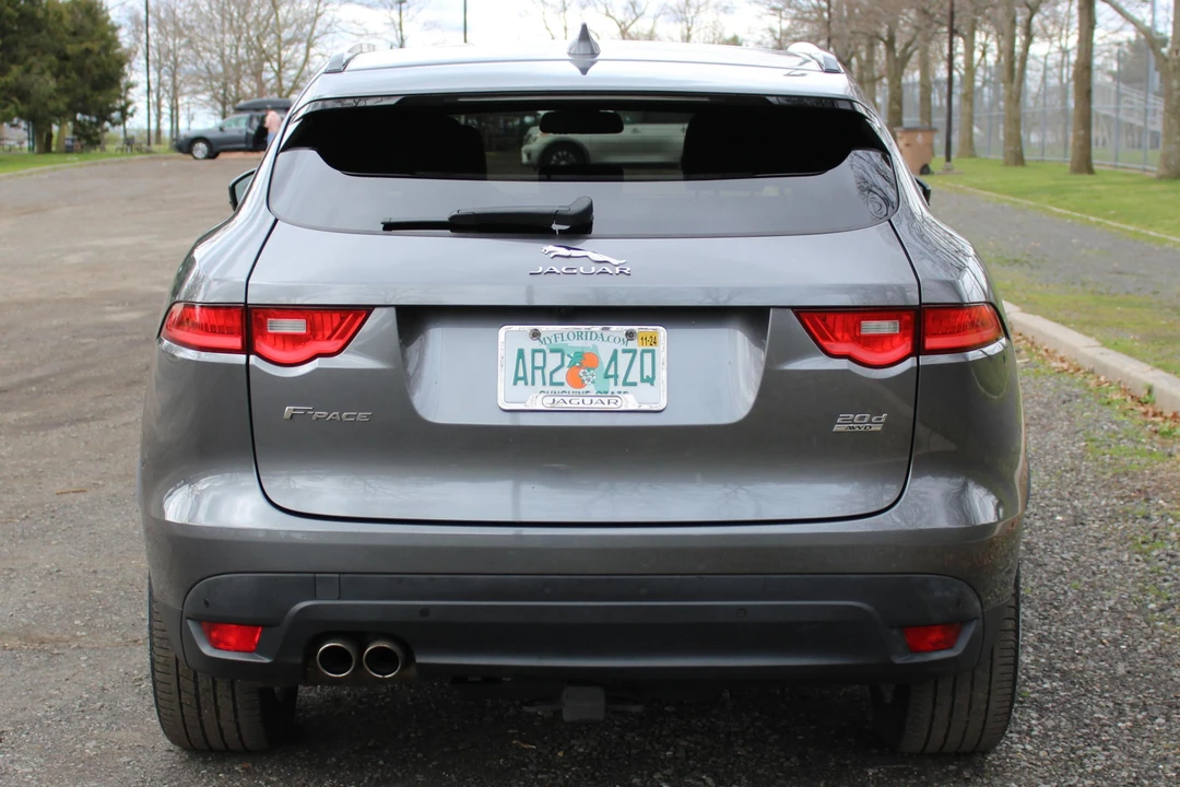 2017 Jaguar F-Pace - Image 5 of 16
