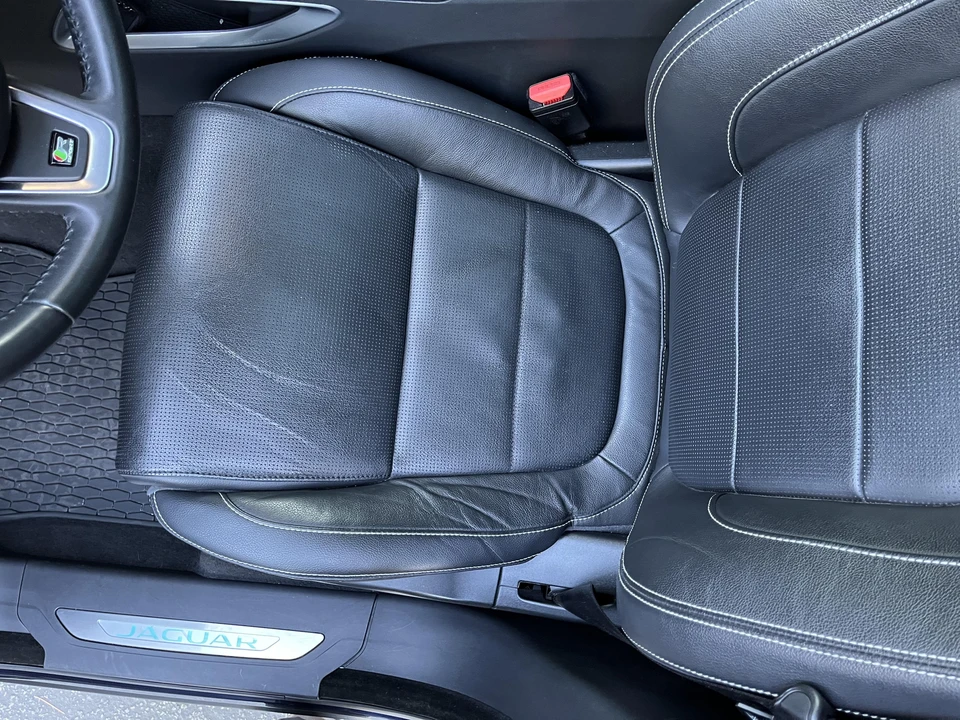 2017 Jaguar F-Pace - Image 27 of 31
